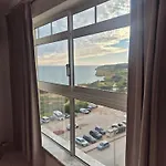 Camoes 7f- Frente Praia,com Piscina Daire Armação de Pêra
