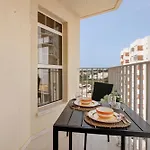 Camoes 7f- Frente Praia,com Piscina