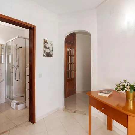 Διαμέρισμα Camoes 7f- Frente Praia,com Piscina