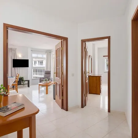 Διαμέρισμα Camoes 7f- Frente Praia,com Piscina *