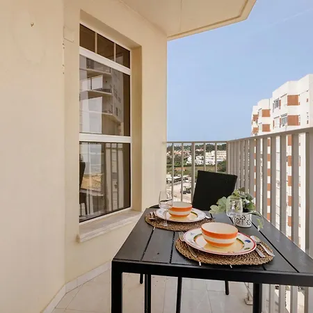 Camoes 7f- Frente Praia,com Piscina