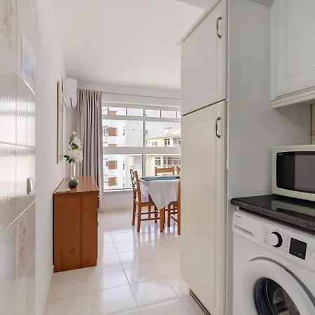 아파트 Camoes 7f- Frente Praia,com Piscina Armação de Pêra