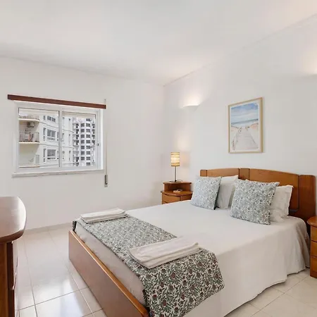 Camoes 7f- Frente Praia,com Piscina Armação de Pêra