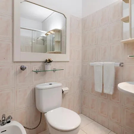 아파트 Camoes 7f- Frente Praia,com Piscina