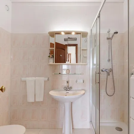 아파트 Camoes 7f- Frente Praia,com Piscina